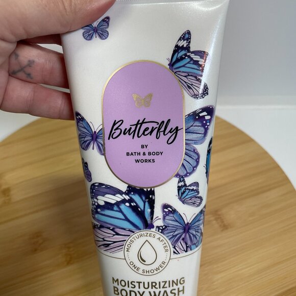 Bath & Body Works Butterfly Moisturizing Body Wash 10 Oz Shea Butter Vitamin E - Picture 2 of 5